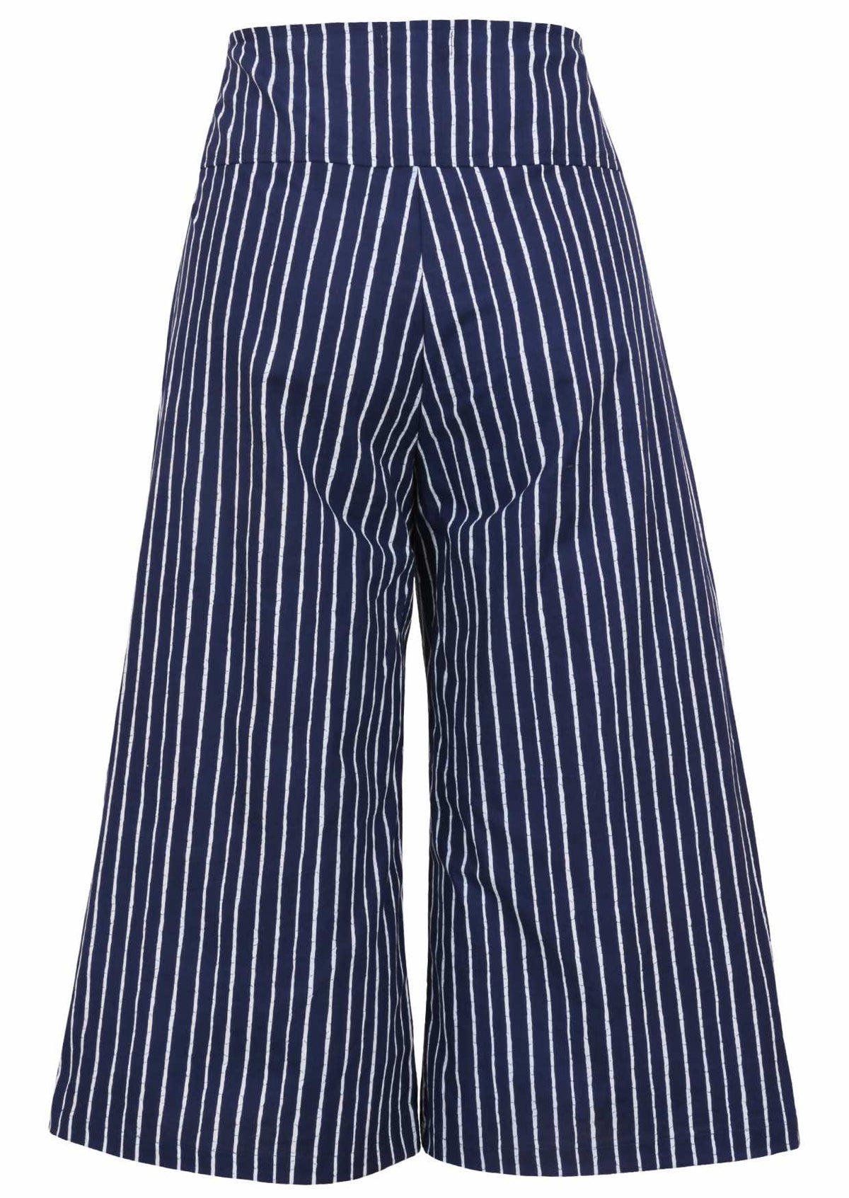Back view of cotton wide leg printed pants in 3/4 length with pockets and side zipper