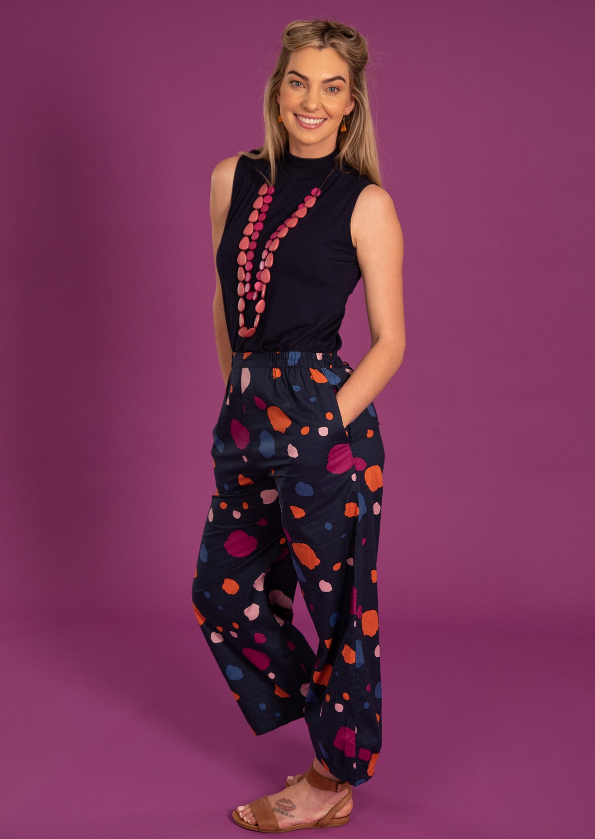 high waisted pant with hidden side pockets