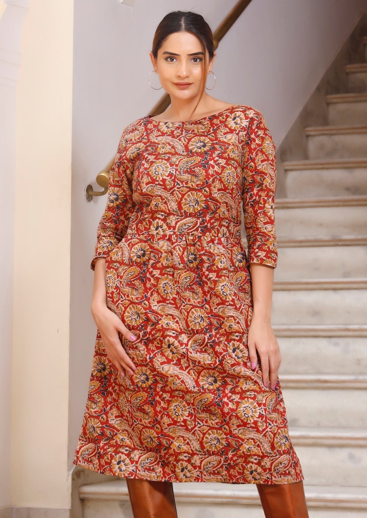 Relaxed fit, knee length cotton dress in earthy floral print.