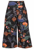 100% cotton wide leg 3/4 length pants with wide flat waistband, side zipper and pockets