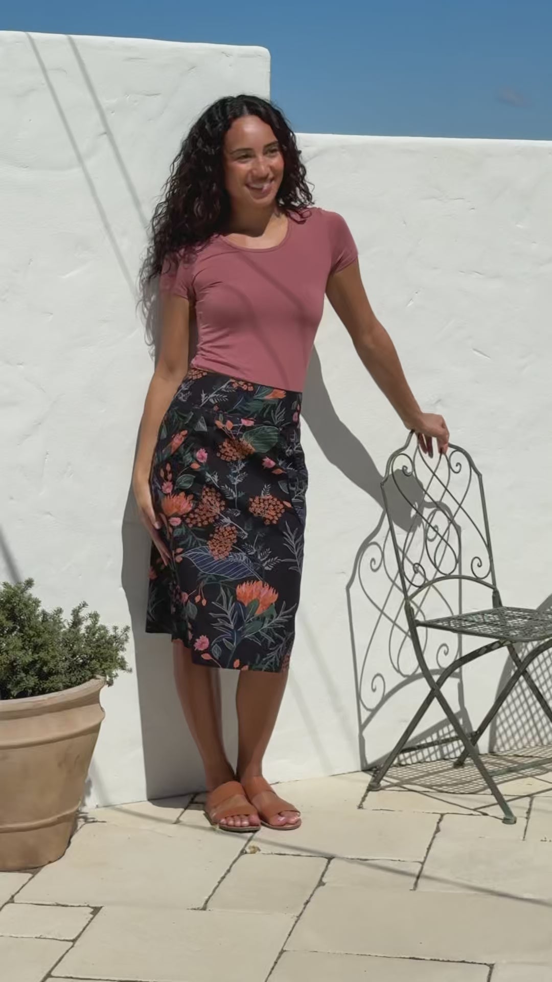 Bridgette Skirt Queen Protea video